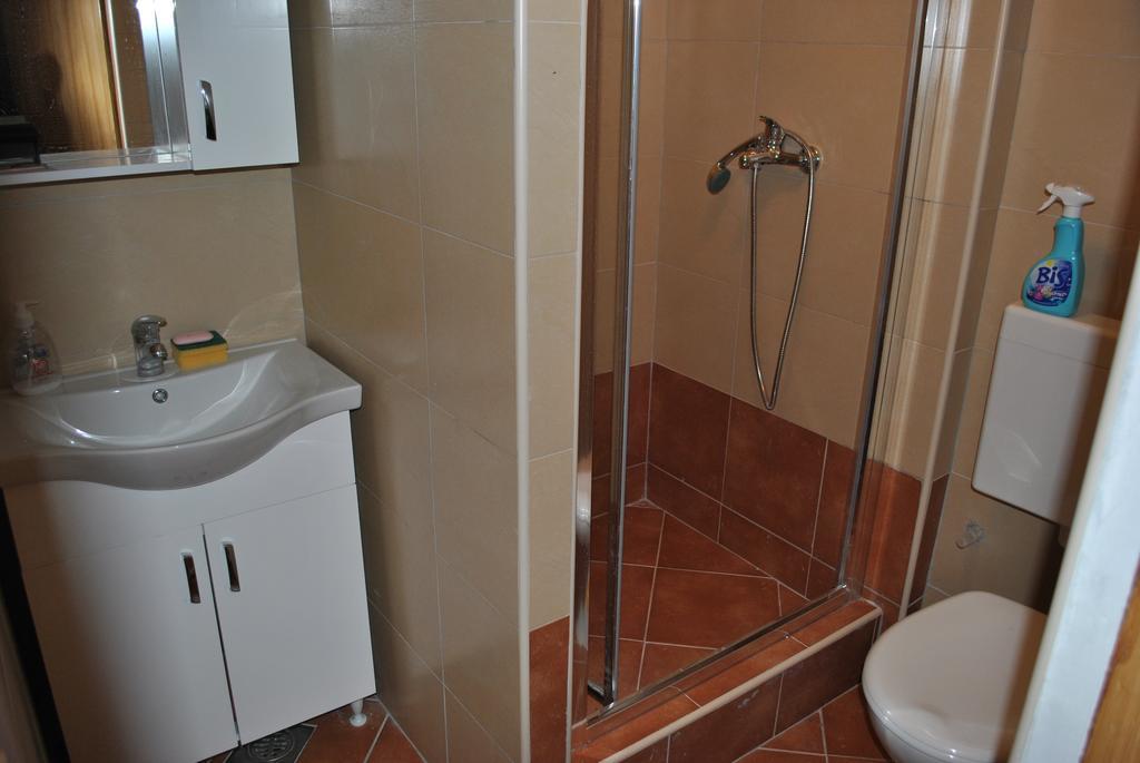 Optimist Split Apartment Luaran gambar